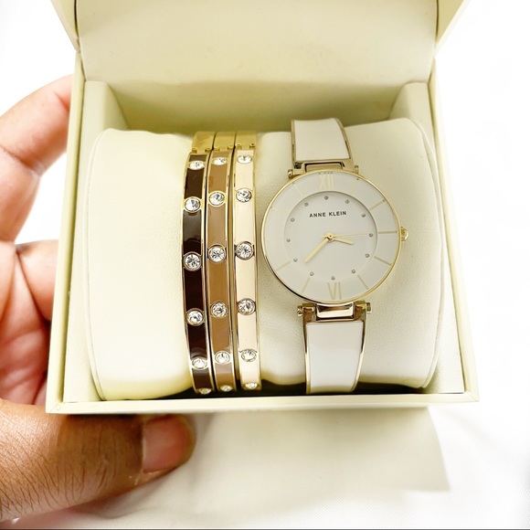 ANNE KLEIN SWAROVSKI CRYSTALS WATCH BRACELET SET - Picture 2 of 3